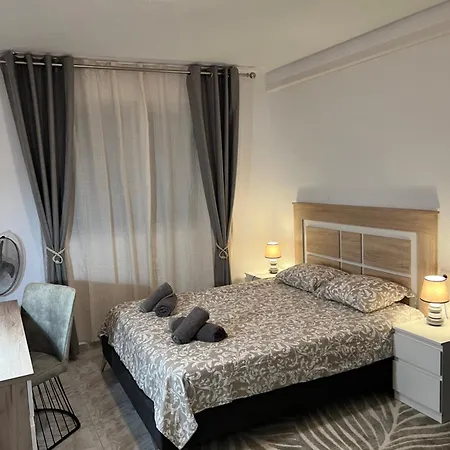 Sinforosa Park Apartmán *